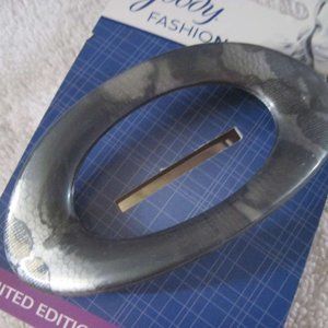 Goody Fashionow Limited Edition Open Oval Barrette Metal Back Lace Silver Gray